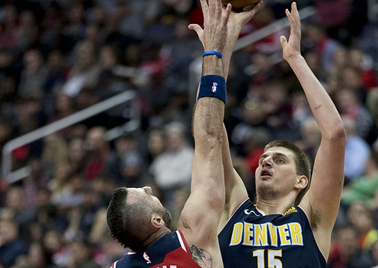 查尔斯与马 查尔斯与马